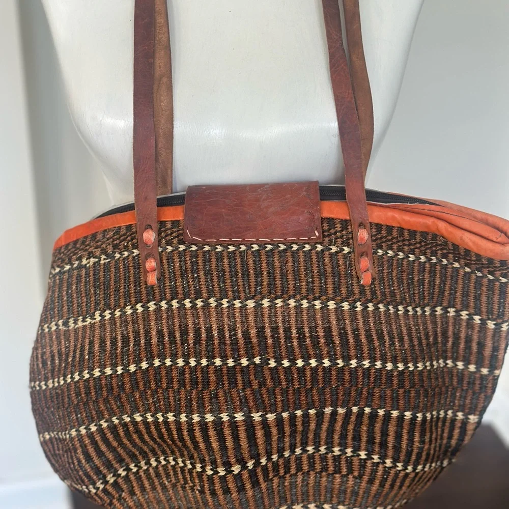 Kiondo Handwoven African Sisal Tote Bag - Picture 6 of 9